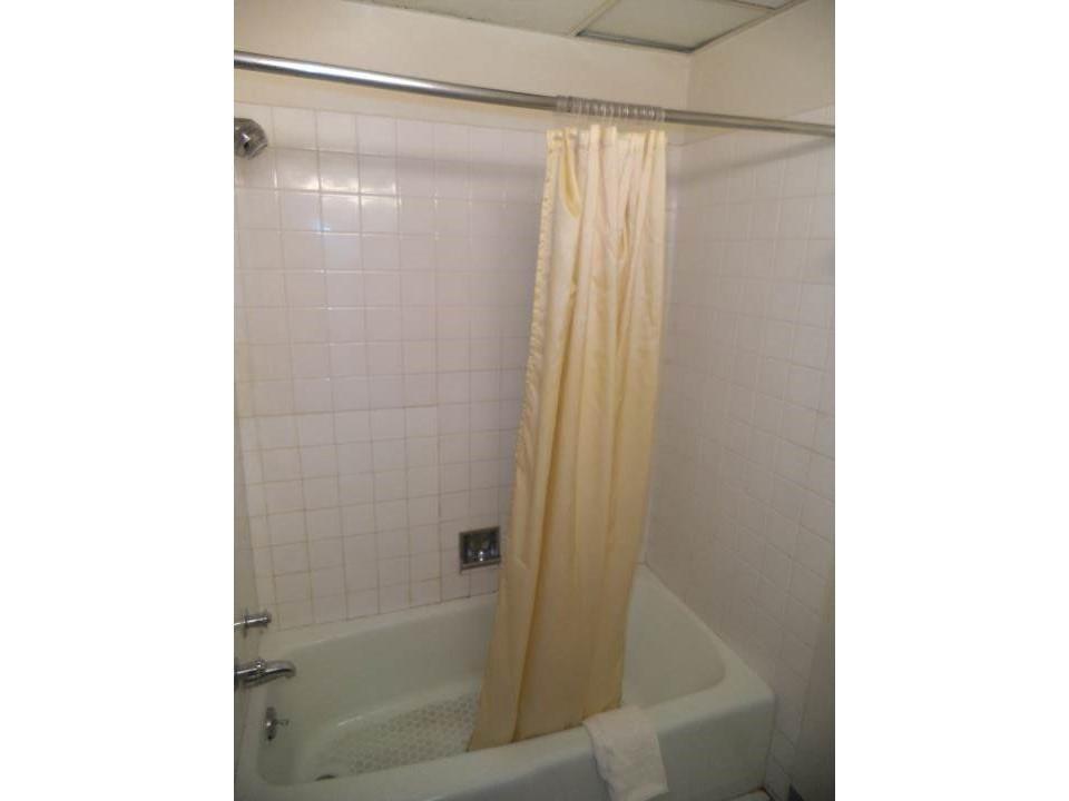 Days Inn By Wyndham West Branch Iowa City Area Екстериор снимка