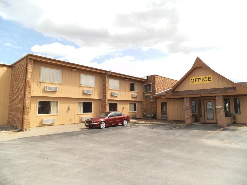 Days Inn By Wyndham West Branch Iowa City Area Екстериор снимка